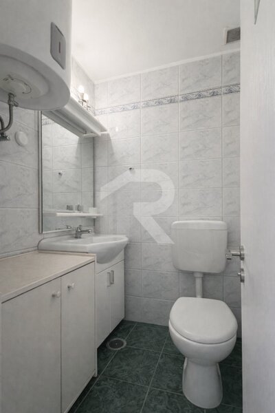 Splaiul Unirii, stradal, langa Camera de Comert 3 camere decomandat, 80 mp,